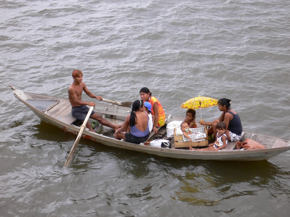 Familienausflug auf dem Amazonas