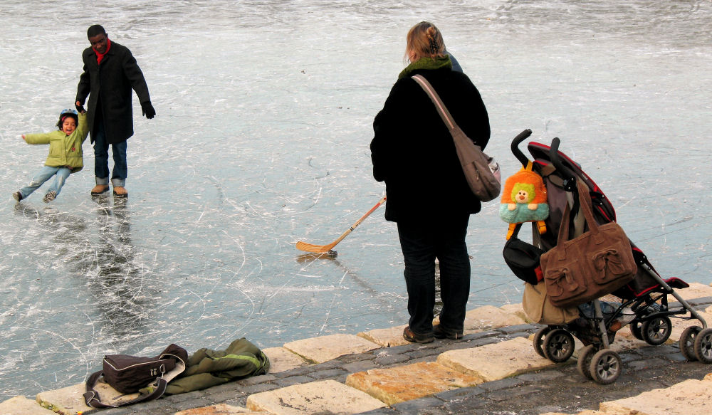 Familienfreude im Winter