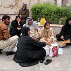 Familienpicknick im Hof des Saladin-Mausoleums