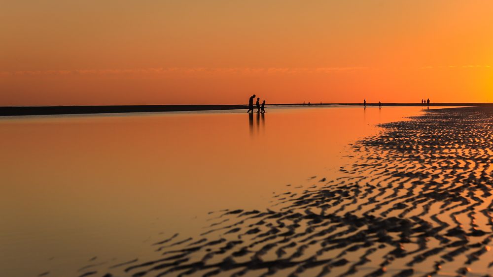 Familienspaziergang an der Nordsee