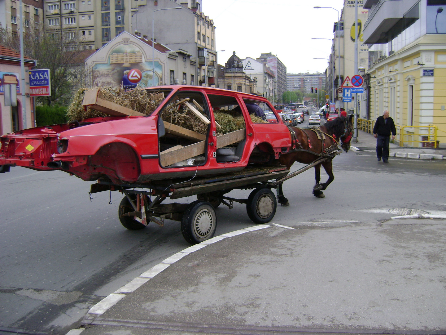 Familienwagen mit 1 PS in Niš - April 2010