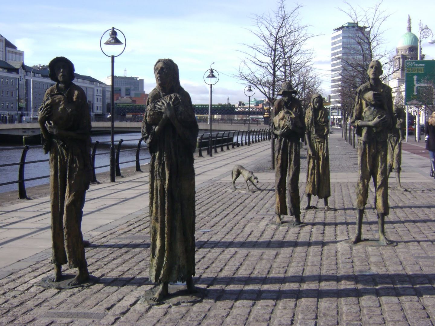 FAMINE STATUE, DUBLIN, IRELAND