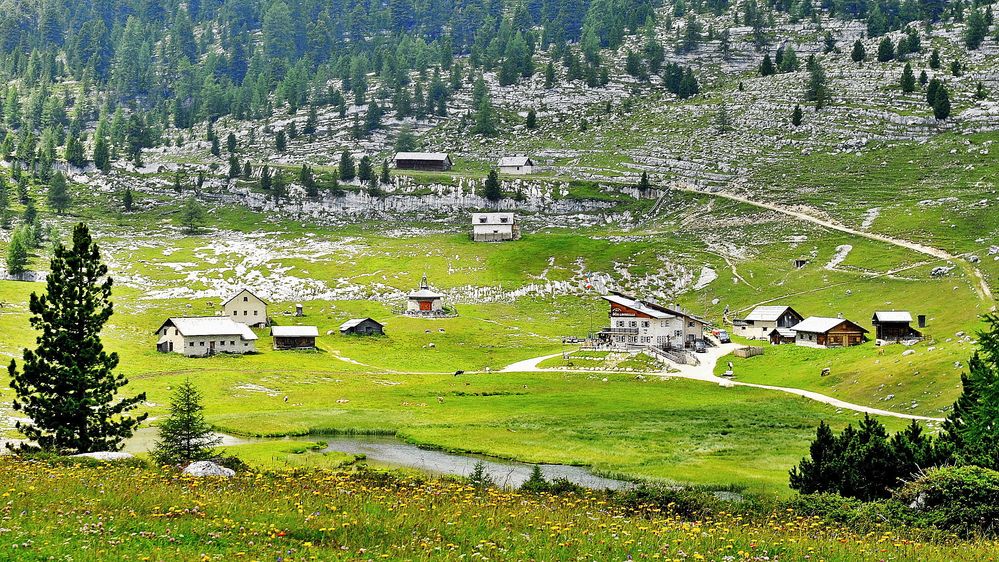 Fanes Alm und Lavarella Hütte