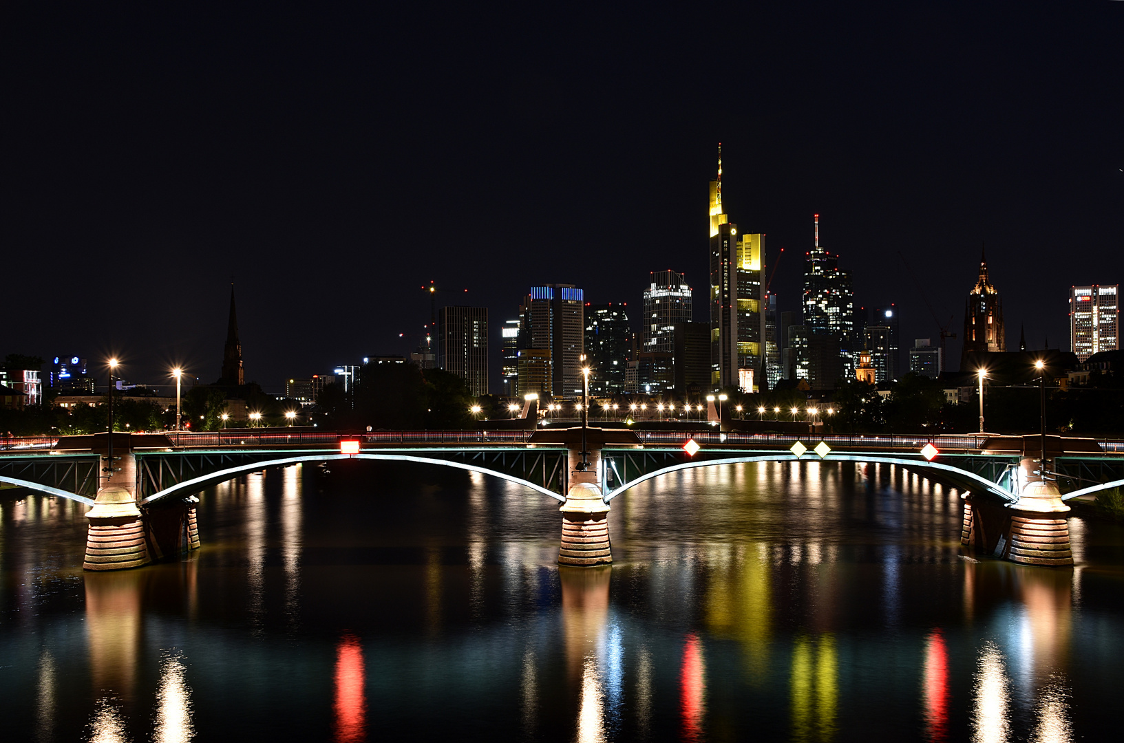 Fankfurt Skyline bei Nacht