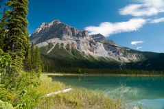 Fantastic Emerald Lake