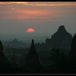 ... Fantastic sunrise at Bagan ...