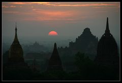 ... Fantastic sunrise at Bagan ...