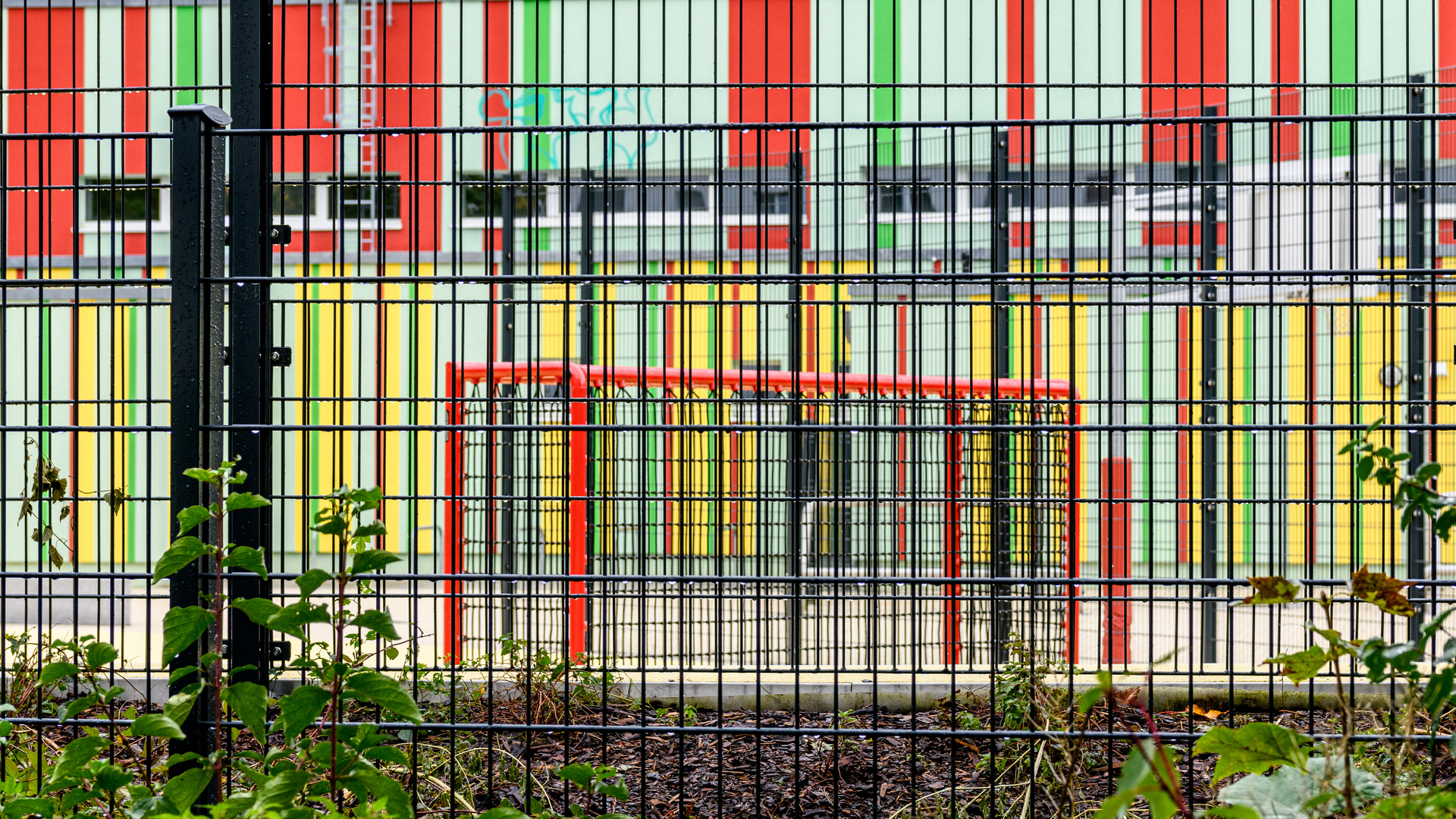 Farbakzente an der Pusteblume-Grundschule in Berlin