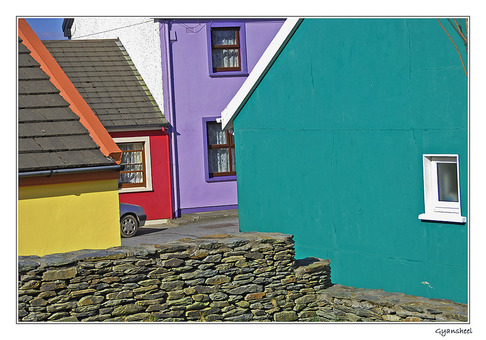 Farbe am Bau, Eyeries s/w-Irland