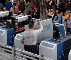 Farbe in meinem Beruf: Druckmaschinenvorführung auf der Drupa 2012