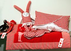 Farbe Rot: blutsgeschwister homewear collection auf der ILM 2011