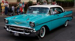 Farbe Zyanblau: Chevrolet Bel Air Hardtop (1957)