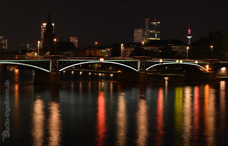 Farben der nächtlichen Großstadt