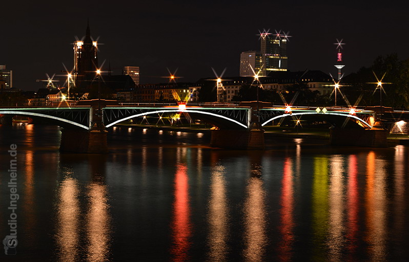 Farben der nächtlichen Großstadt II