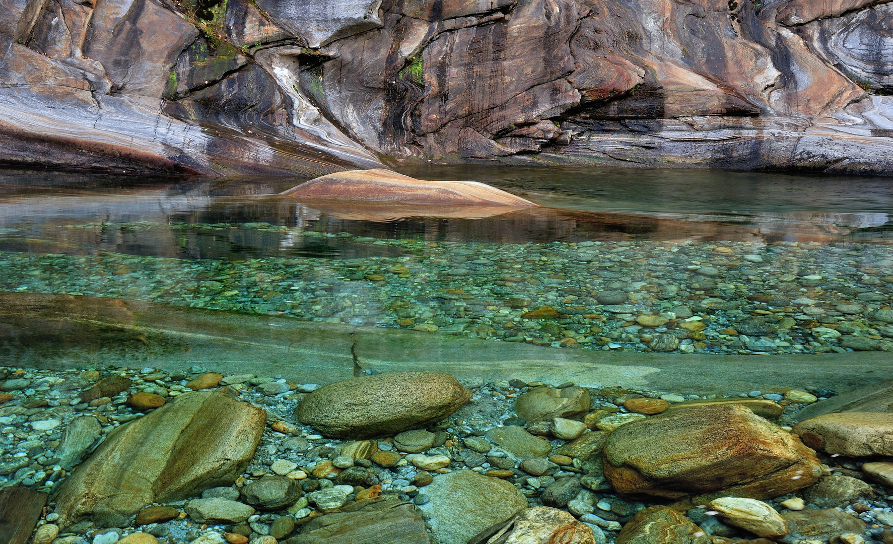 *Farben der Verzasca*