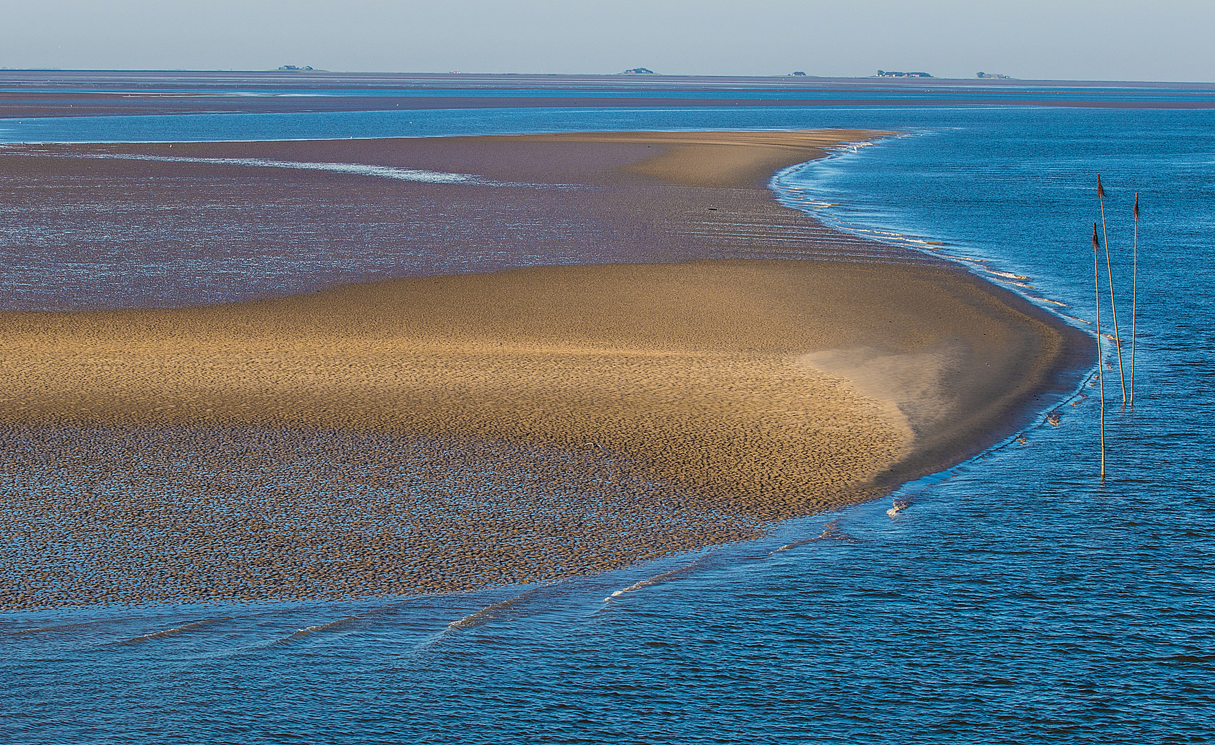 Farben des Wattenmeers bei Niedrigwasser