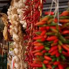 Farben Italiens: peperoni e aglio