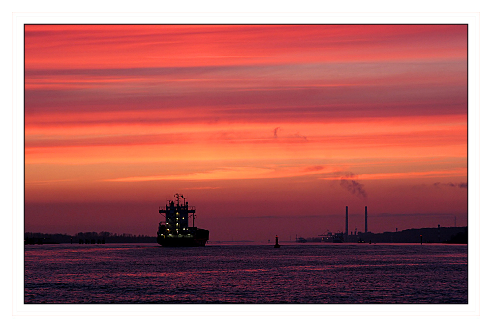 Farbenalarm auf der Elbe