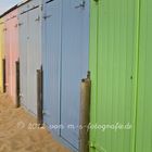 farbenfohe Strandkabinen in Holland01