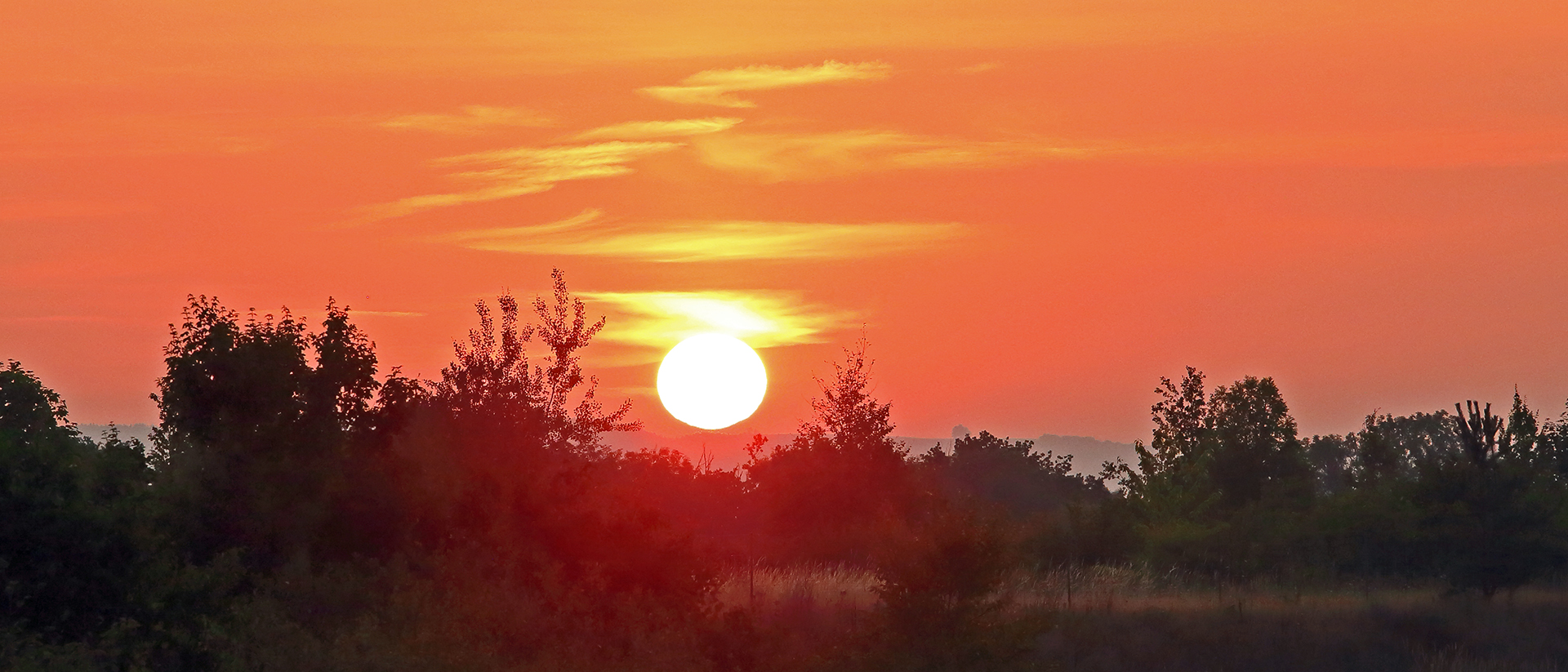 Farbenfroher Sonnenaufgang am 14.08. 2022 kurz nach 6 Uhr