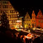 Farbenfroher Weihnachtsmarkt