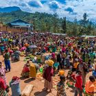 Farbenfroher Wochenmarkt im Kongo