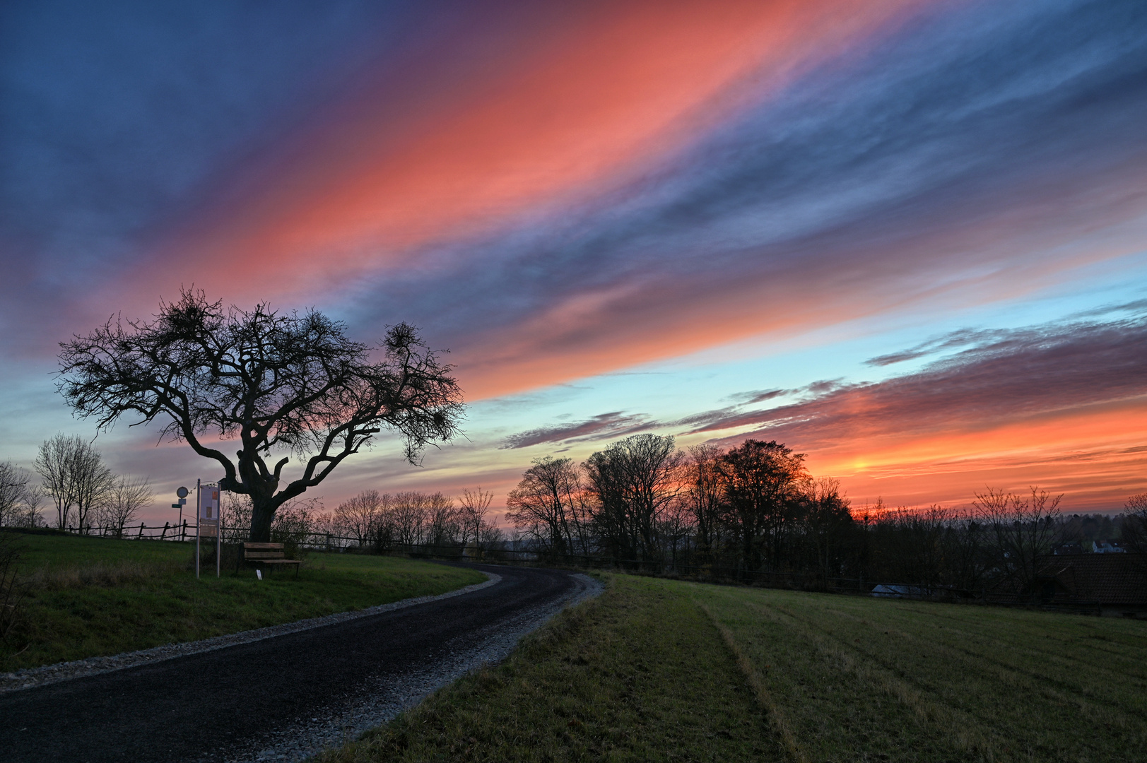 Farbenpower am Rhönhimmel