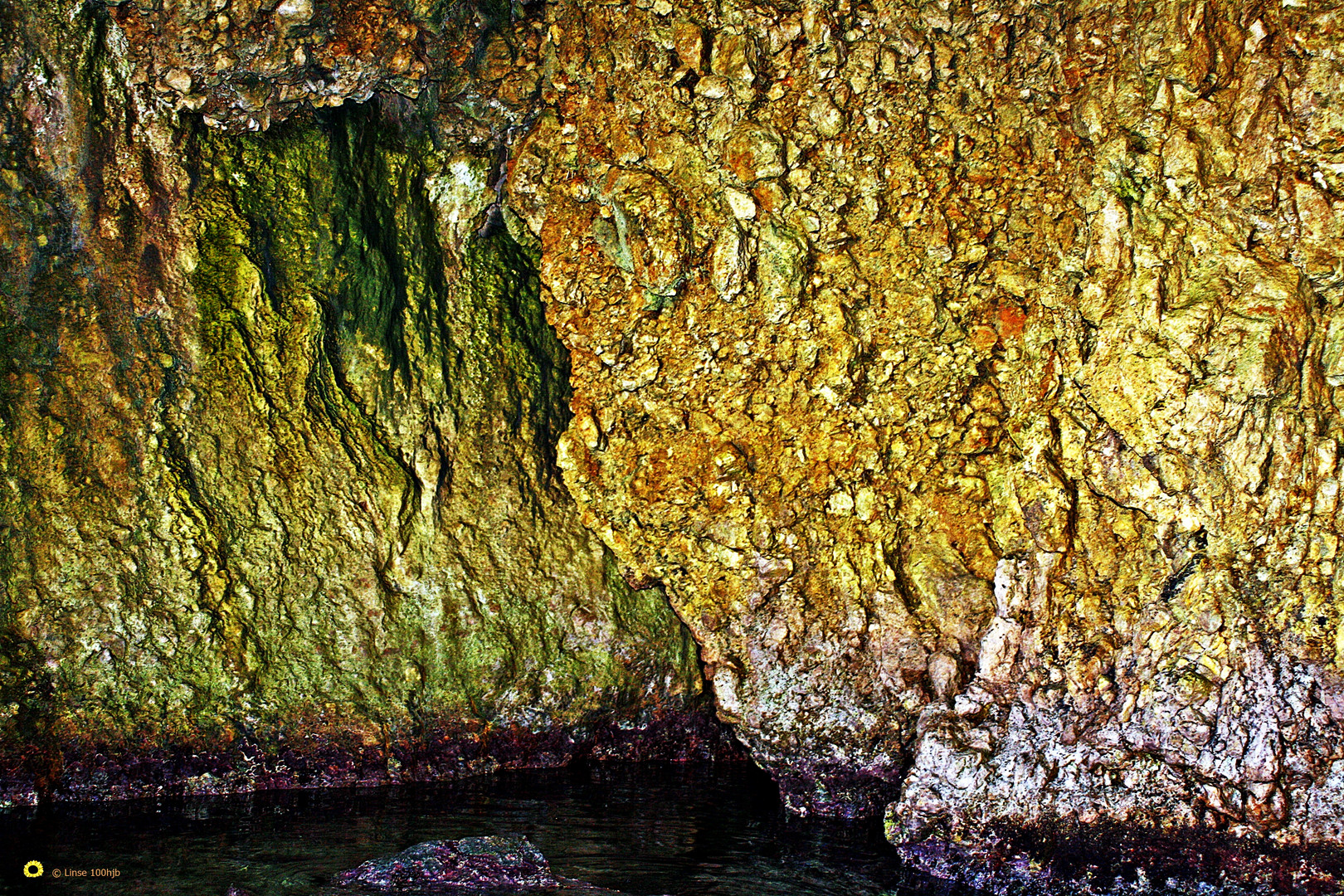 Farbenpracht in Wasserhöhle - Ionisches Meer - Korfu