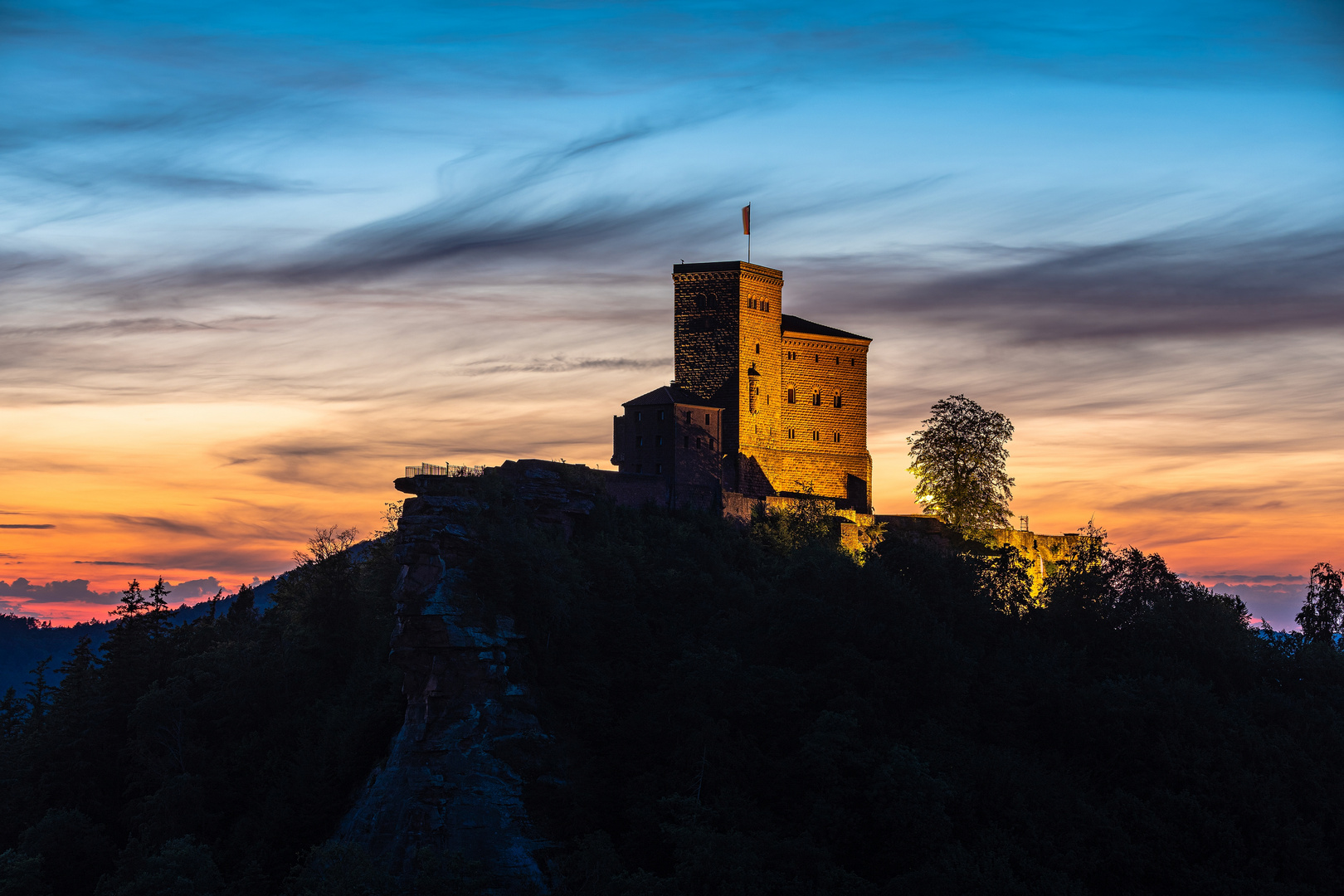 Farbenrausch an der Burg