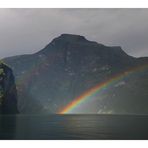 Farbenspektakel am Geirangerfjorden