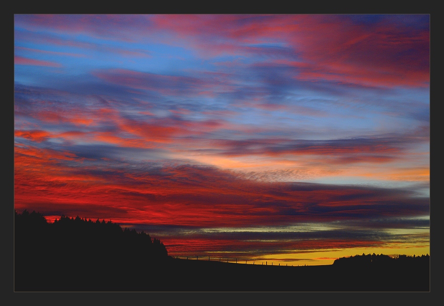 Farbenspiel am Abendhimmel von Rolf Ko.