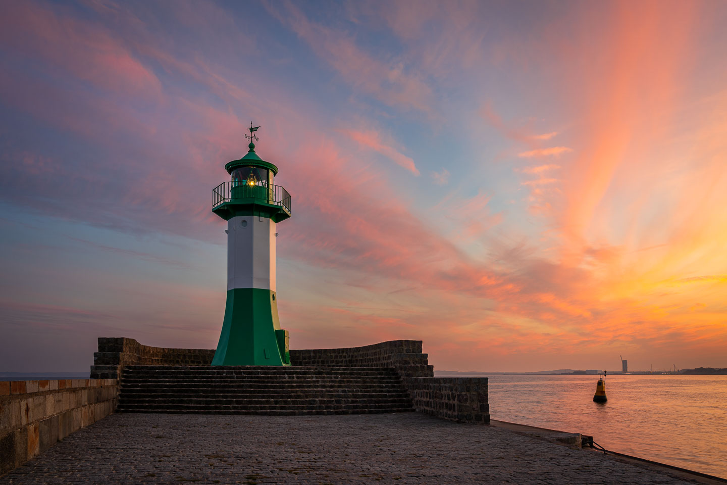 Farbenspiel am Leuchtturm Sassnitz