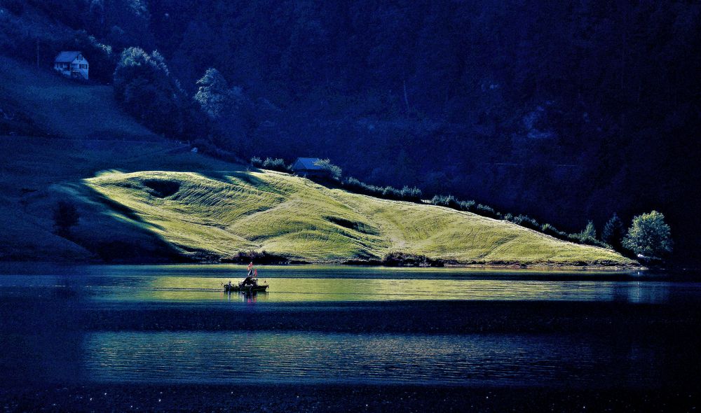 Farbenspiel am Wägitalersee