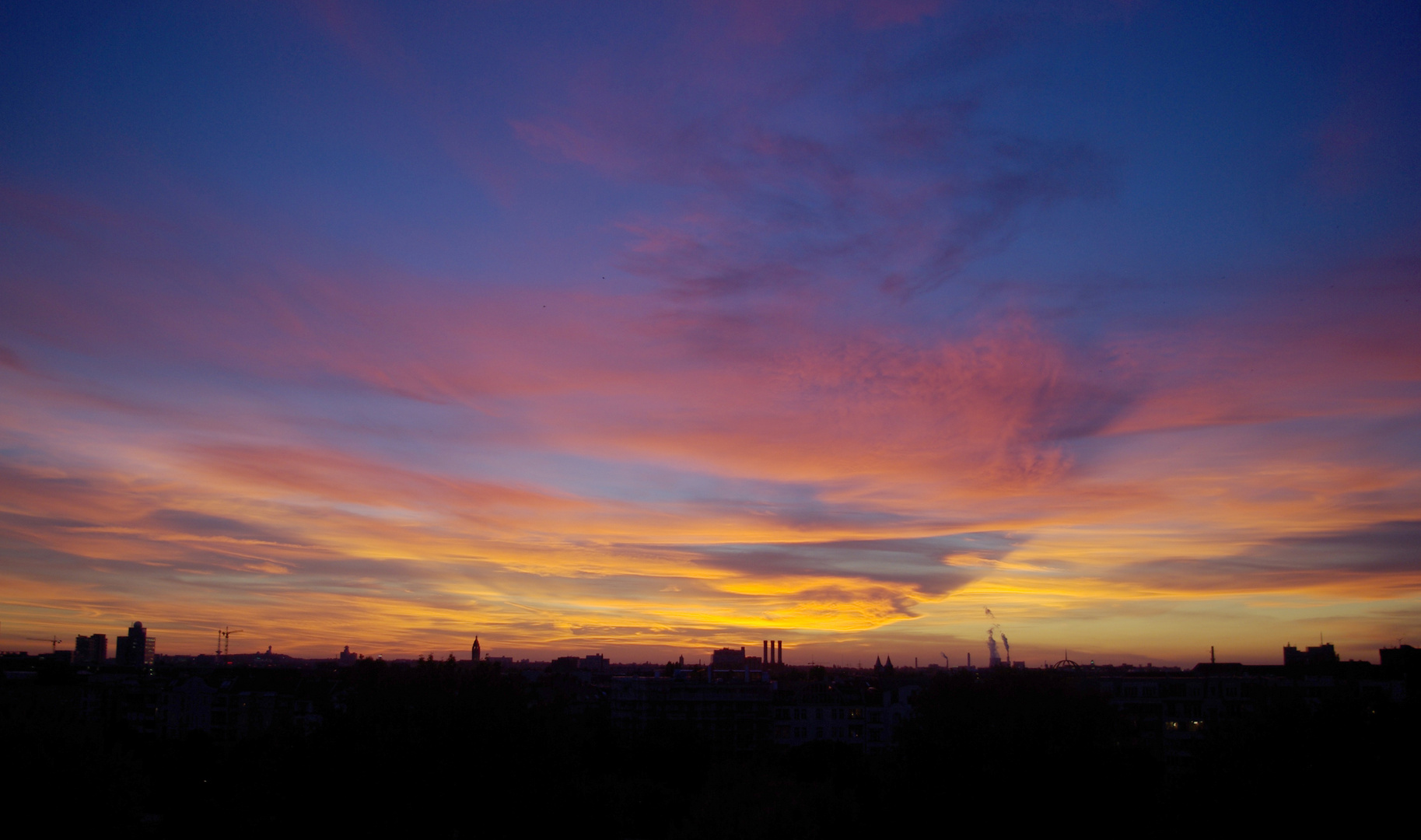 Farbenspiel über Berlin