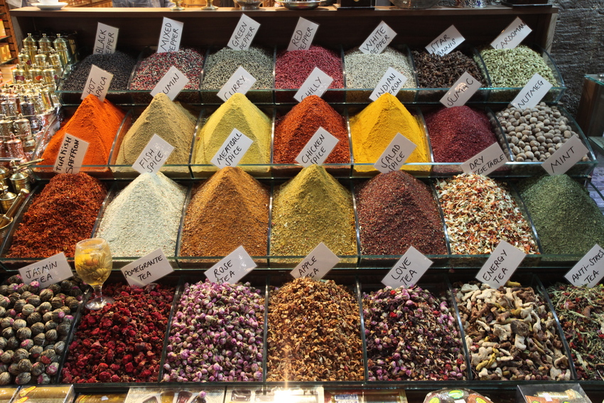 Farbenvielfalt im Ägyptischen Basar