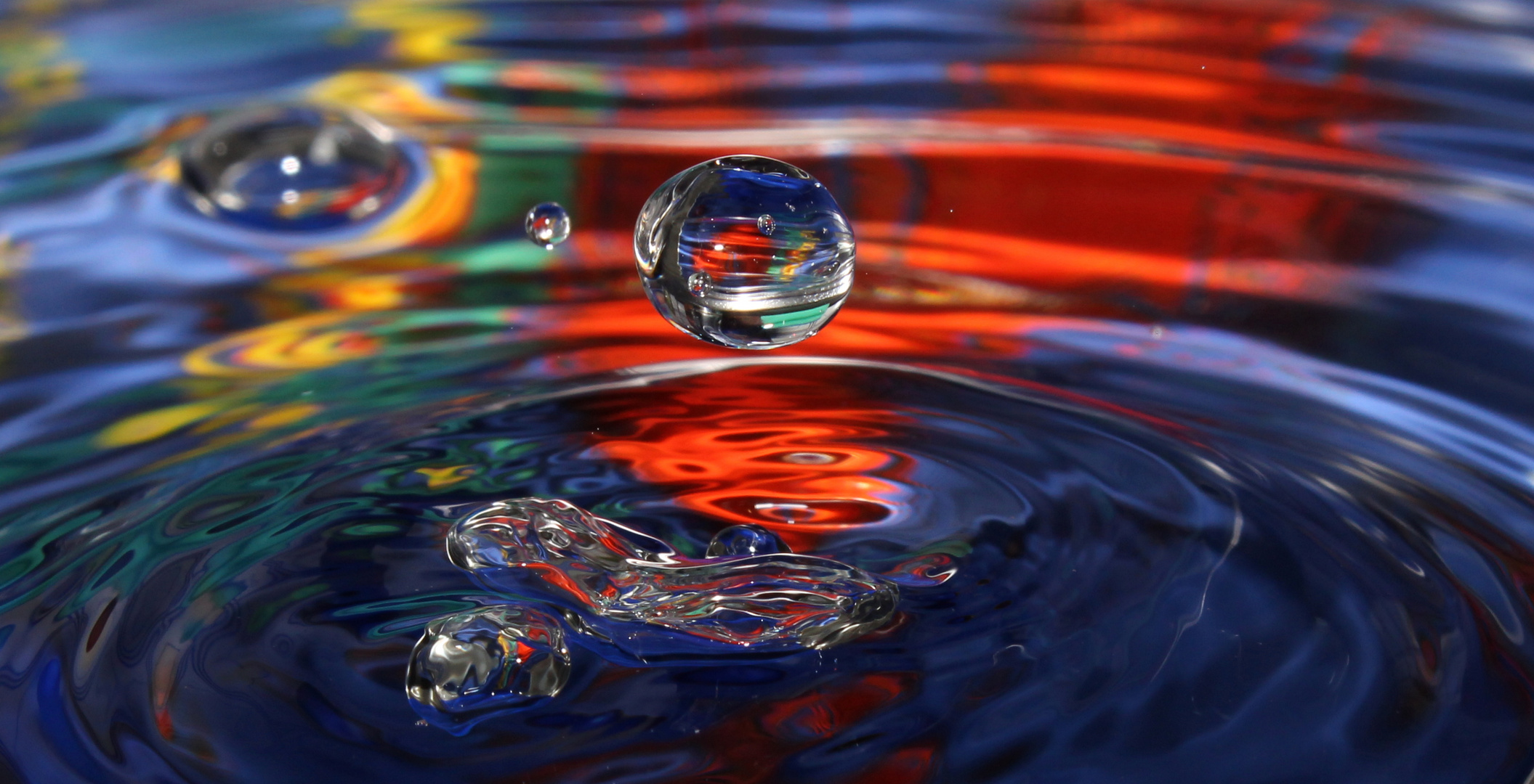 farbiger Wassertropfen Foto & Bild | experimente, wasser, farben Bilder