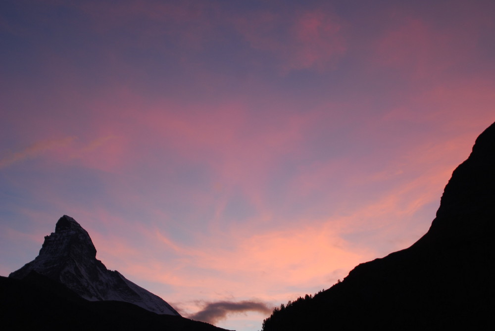 Farbspiel - Abendstimmung über dem Matterhorn, Walliser Alpen.Schweiz.