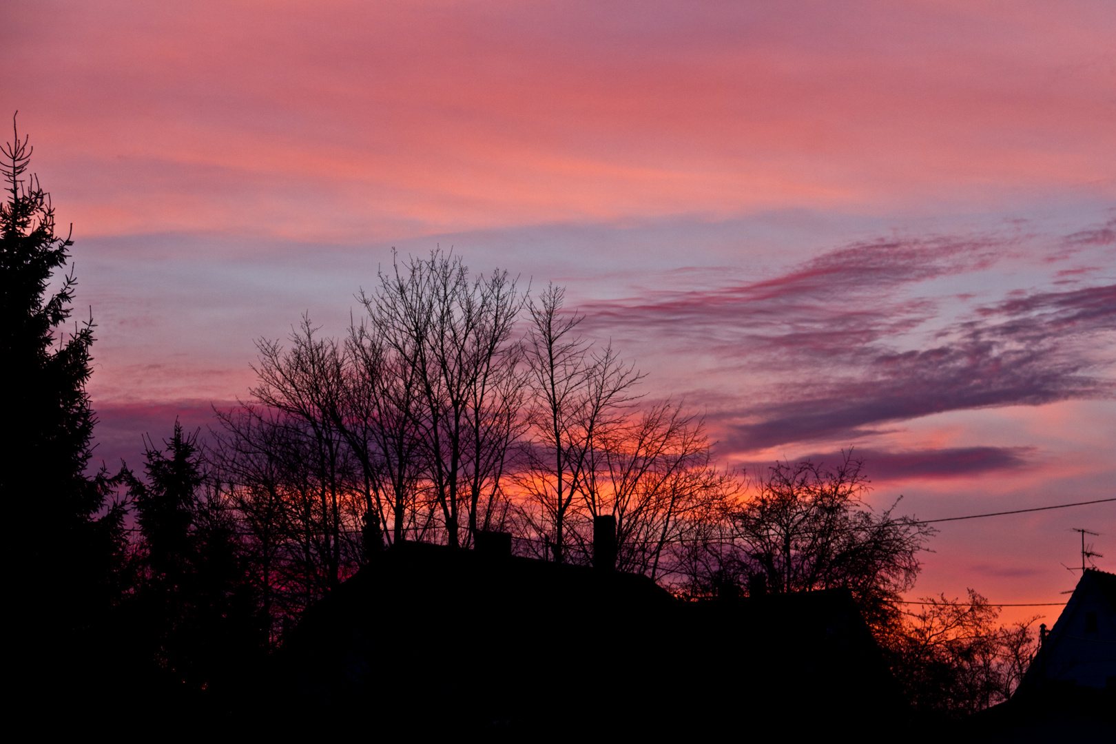 Farbspiel am Himmel nach Sonnenuntergang