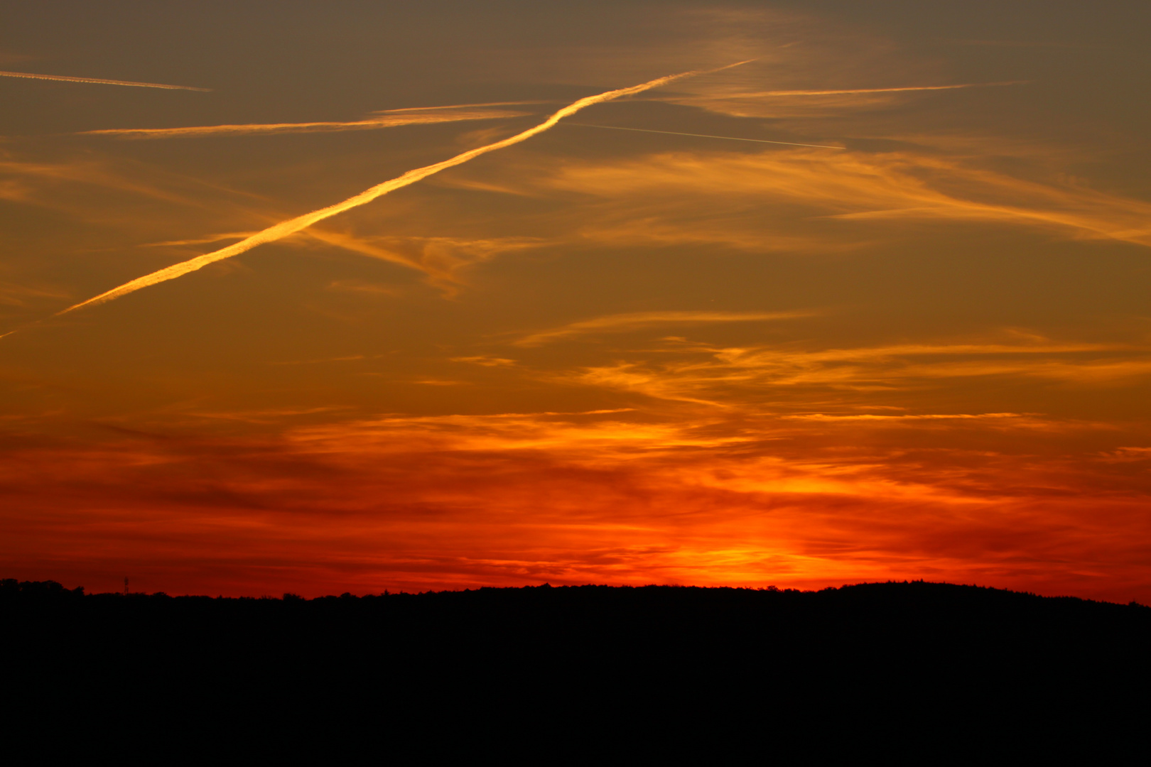 Farbspiel am Himmel nach Sonnenuntergang I