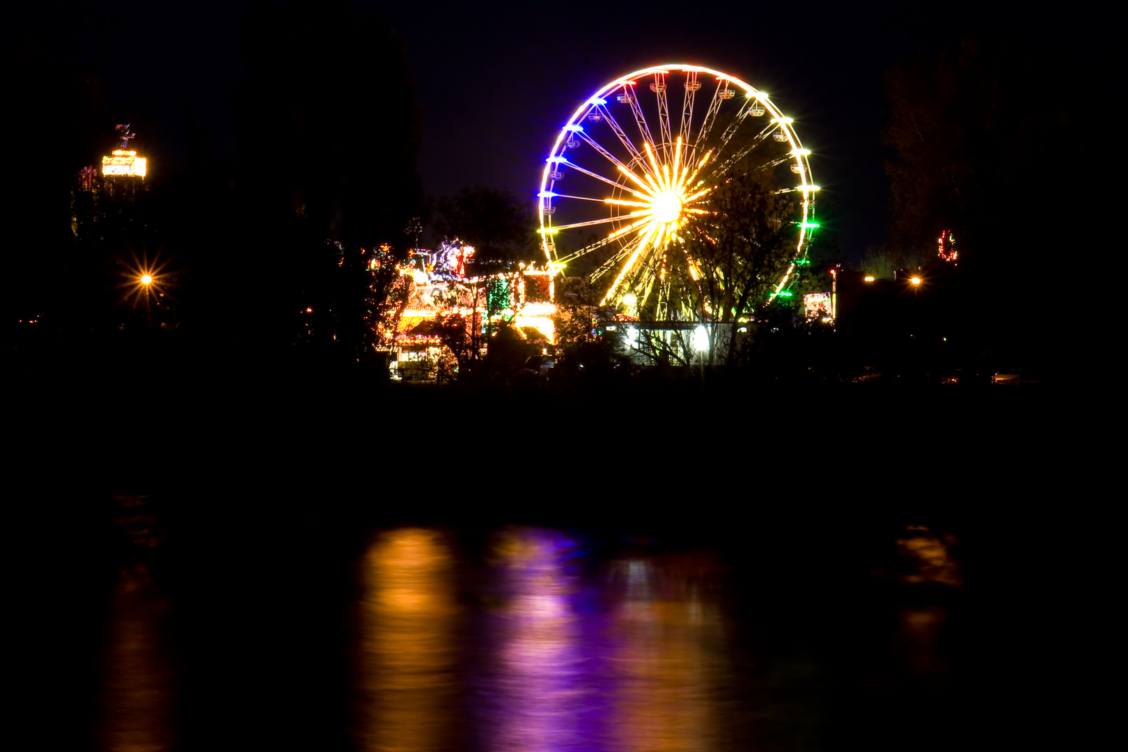 Farbspiel - Riesenrad Magdeburger Herbstmesse