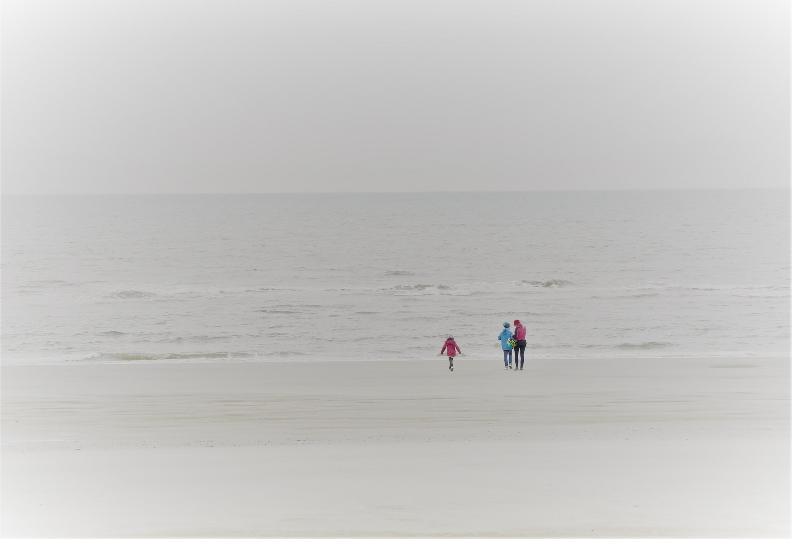 Farbtupfer am Strand