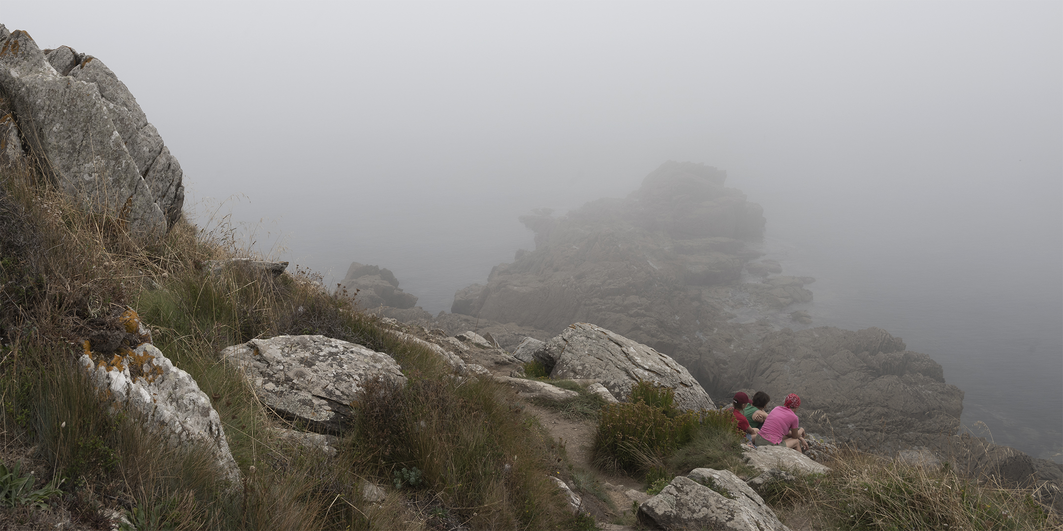 Farbtupfer im Nebel