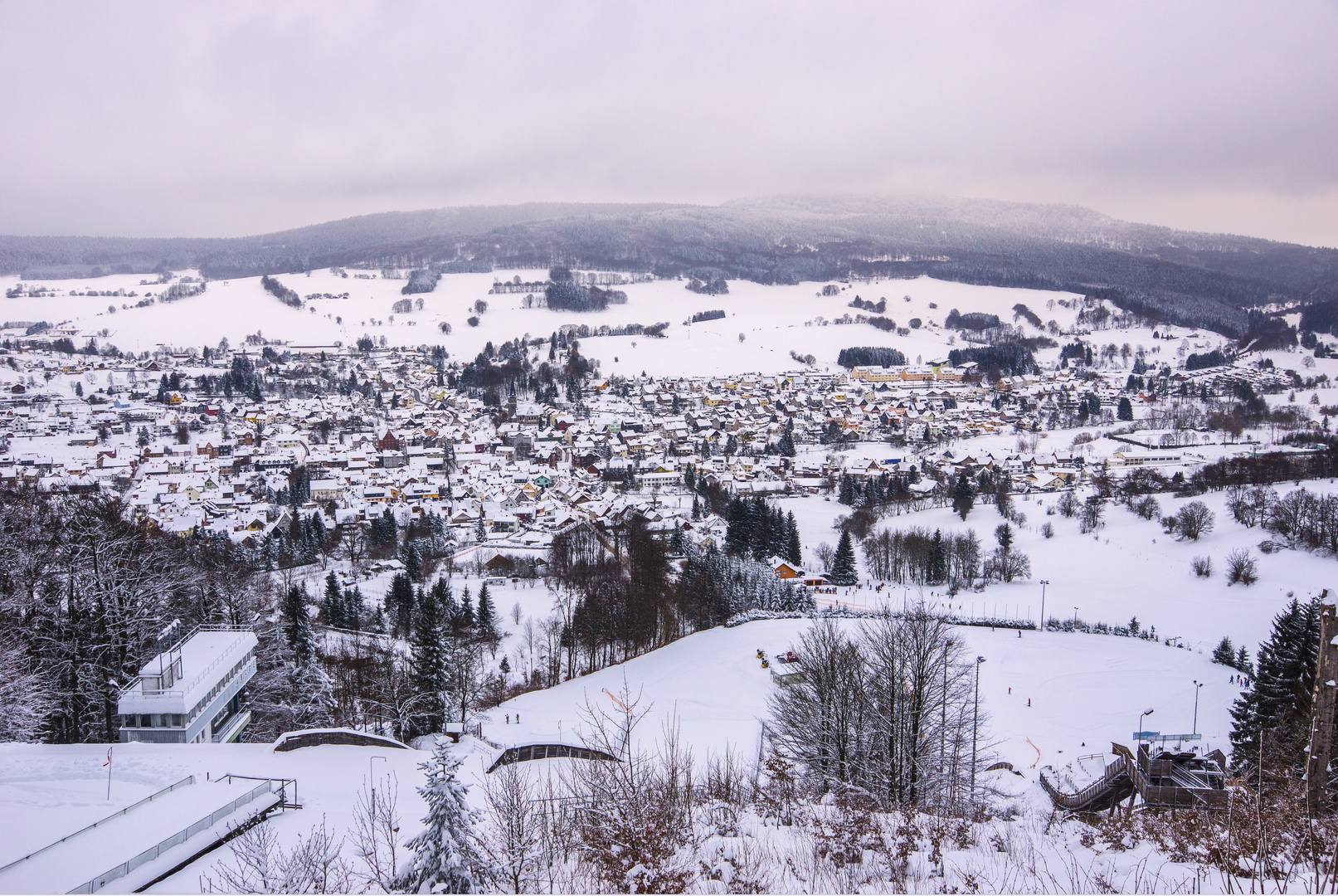 Farbtupfer im Schnee