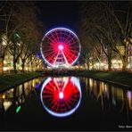 Farbwechsel beim Riesenrad auf der Kö ...