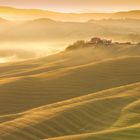 Farm on rolling Hills - Tuscany