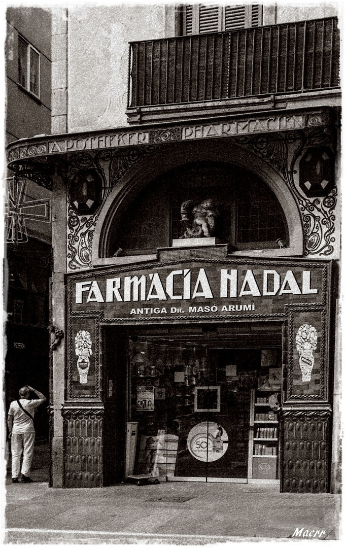 Farmacia antigua en Las Ramblas de Barcelona