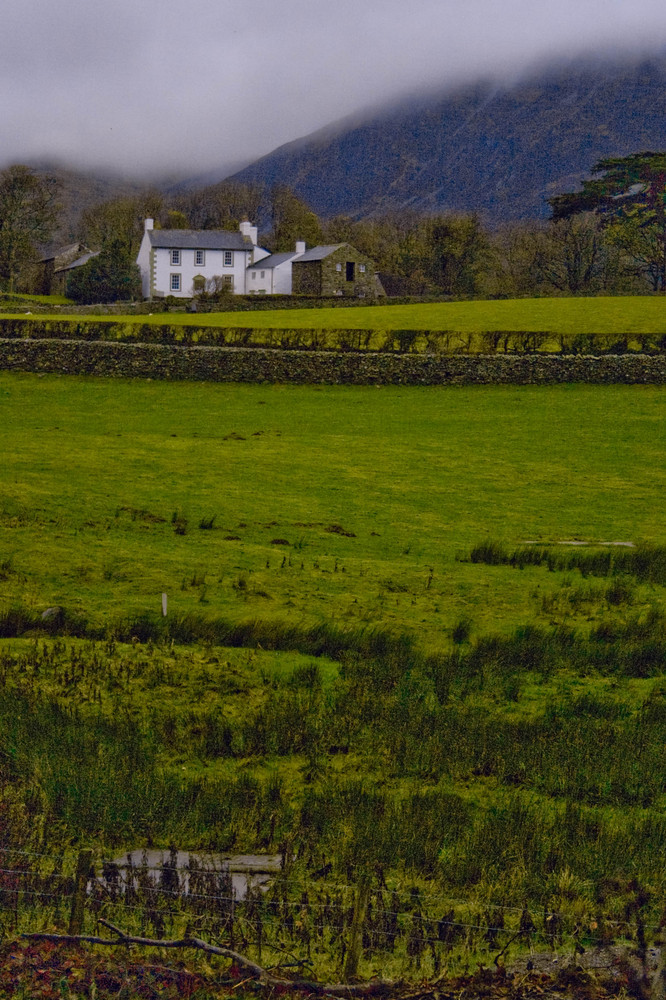 Farmhouse in a sketchy bleakness