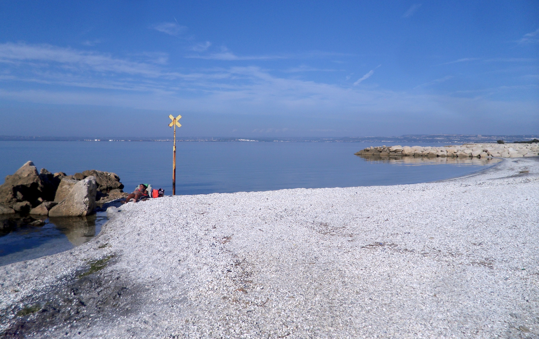 Farniente sur la plage du Jaï, Châteauneuf les Martigues, BdRh