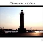 faro al tramonto