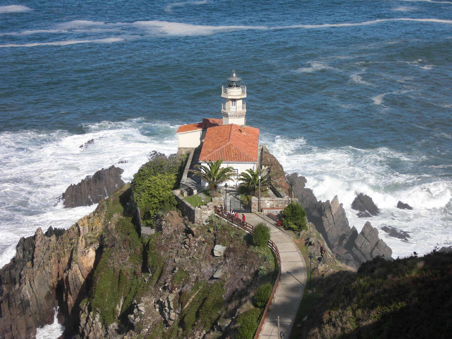 faro de cudillero